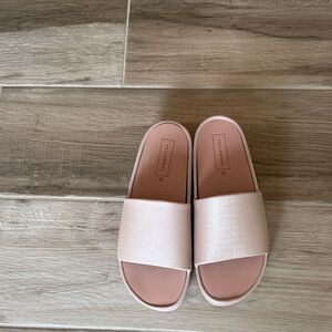 Yellowbox 10 Torrey slide sandals blush shimmer